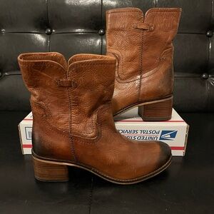 Diba True Brown Leather Boots‎